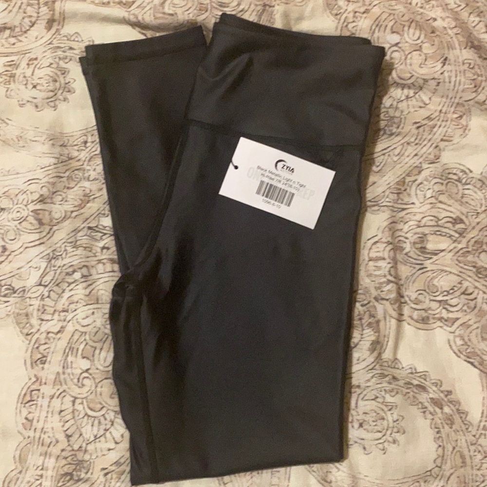 Zyia Black Metallic Light N Tight